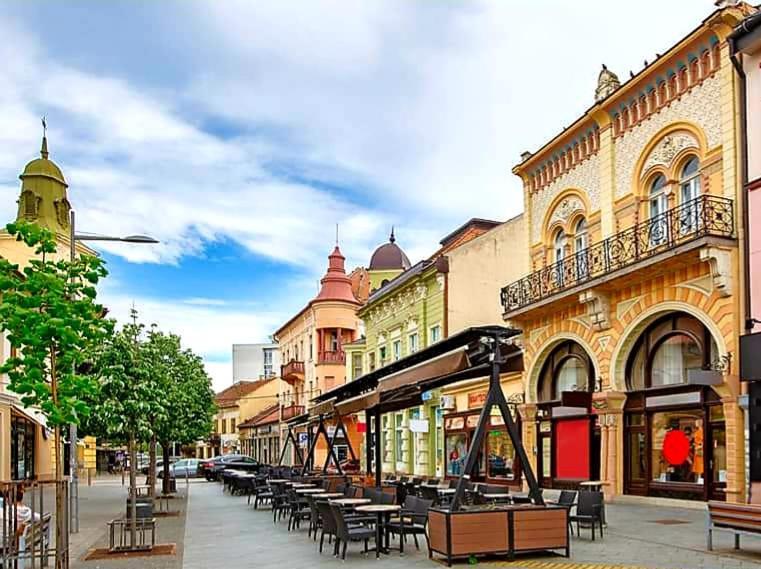 Hostel Centar Lux 2 Zrenjanin Exterior foto